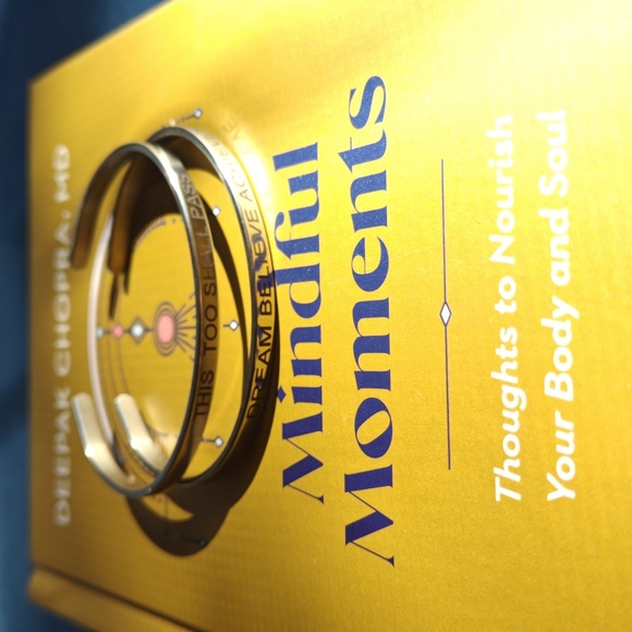 Mantra cuff bracelets - Picture 2 of 4